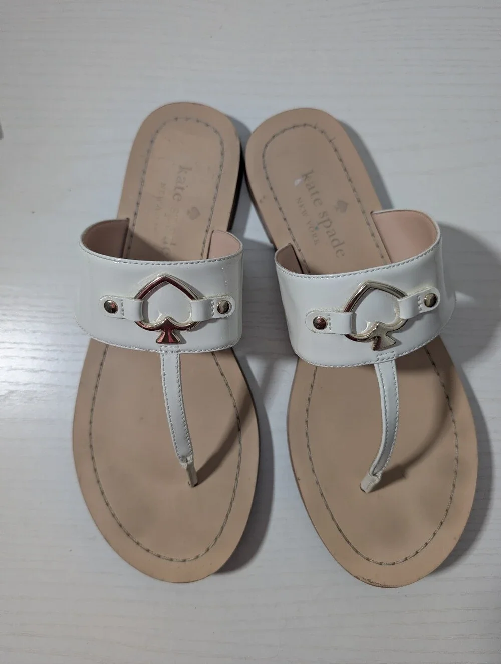 Kate Spade Cassia Ivory Patent Leather Sandals sz 7.5